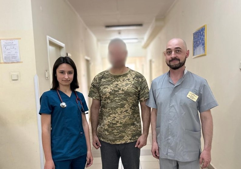 Львівські онкохірурги видалили військовому пухлину