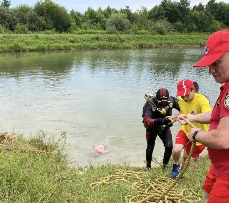 В озері на Львівщині потонув 59-річний чоловік