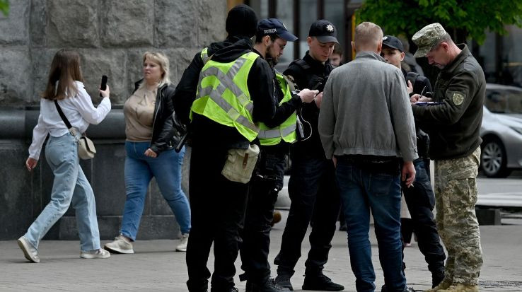 СБУ заблокувала 13 груп у соцмережах, які повідомляли місця вручання повісток на Львівщині